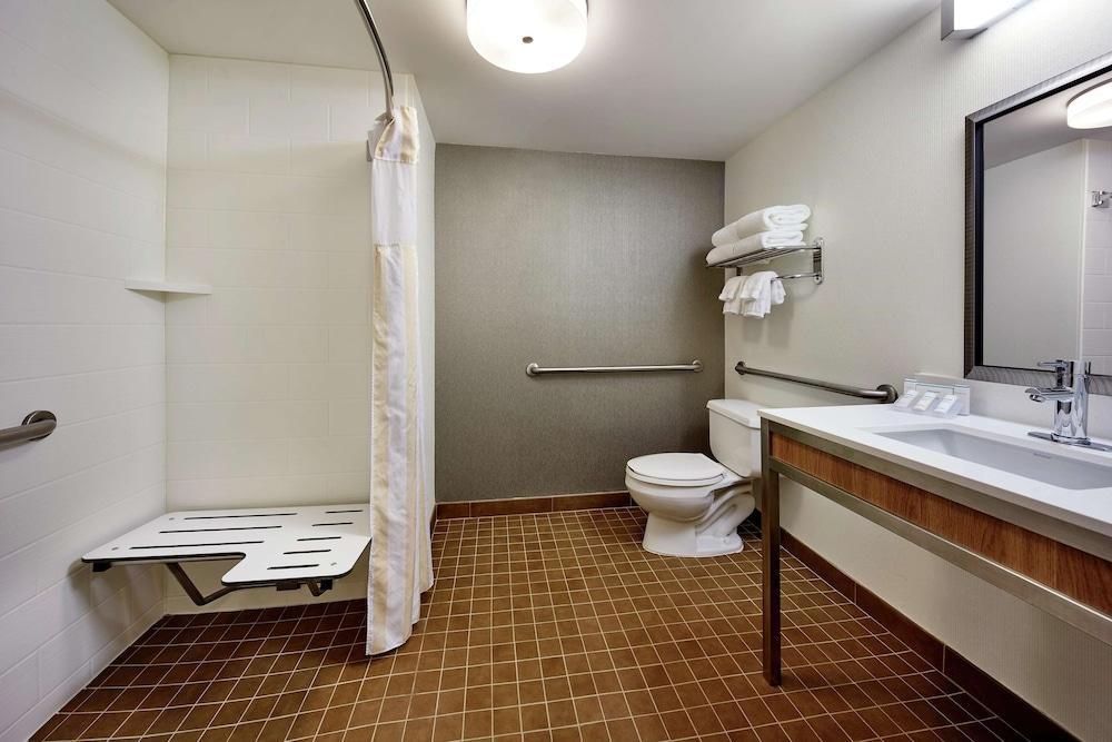 Hilton Garden Inn Portland Lake Oswego Dış mekan fotoğraf