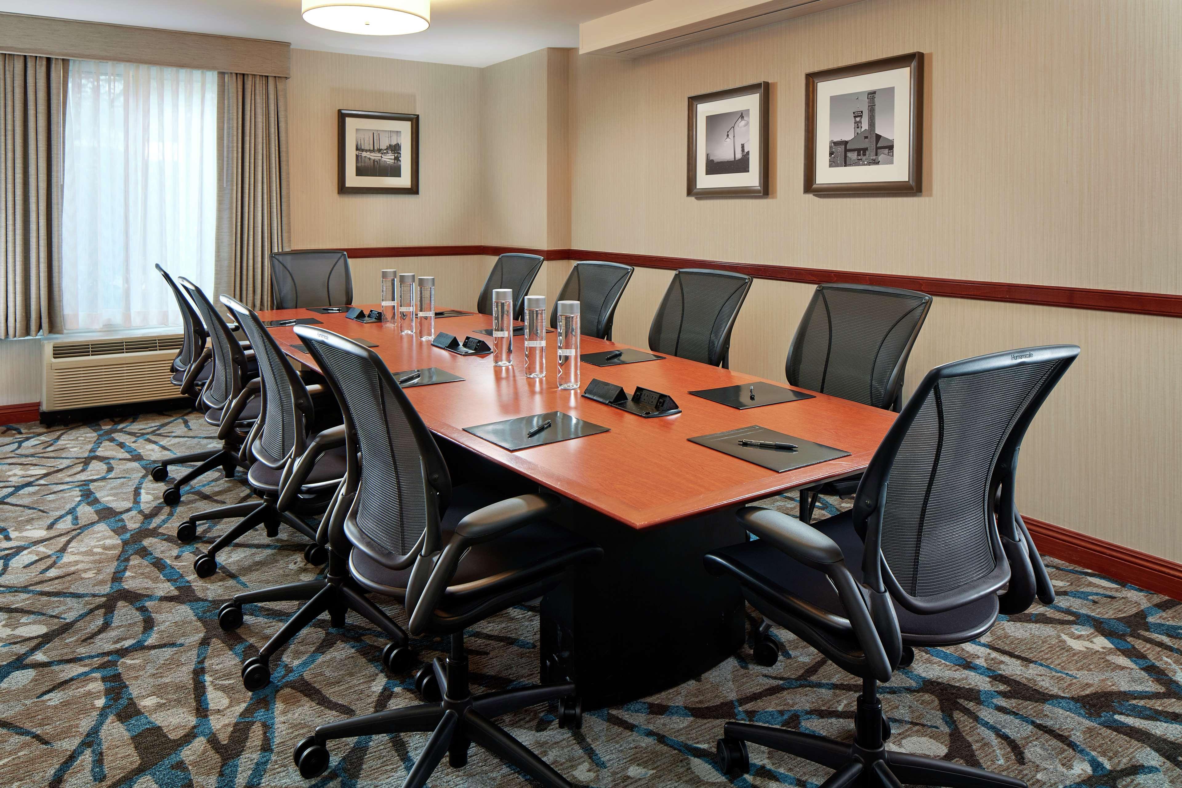 Hilton Garden Inn Portland Lake Oswego Dış mekan fotoğraf