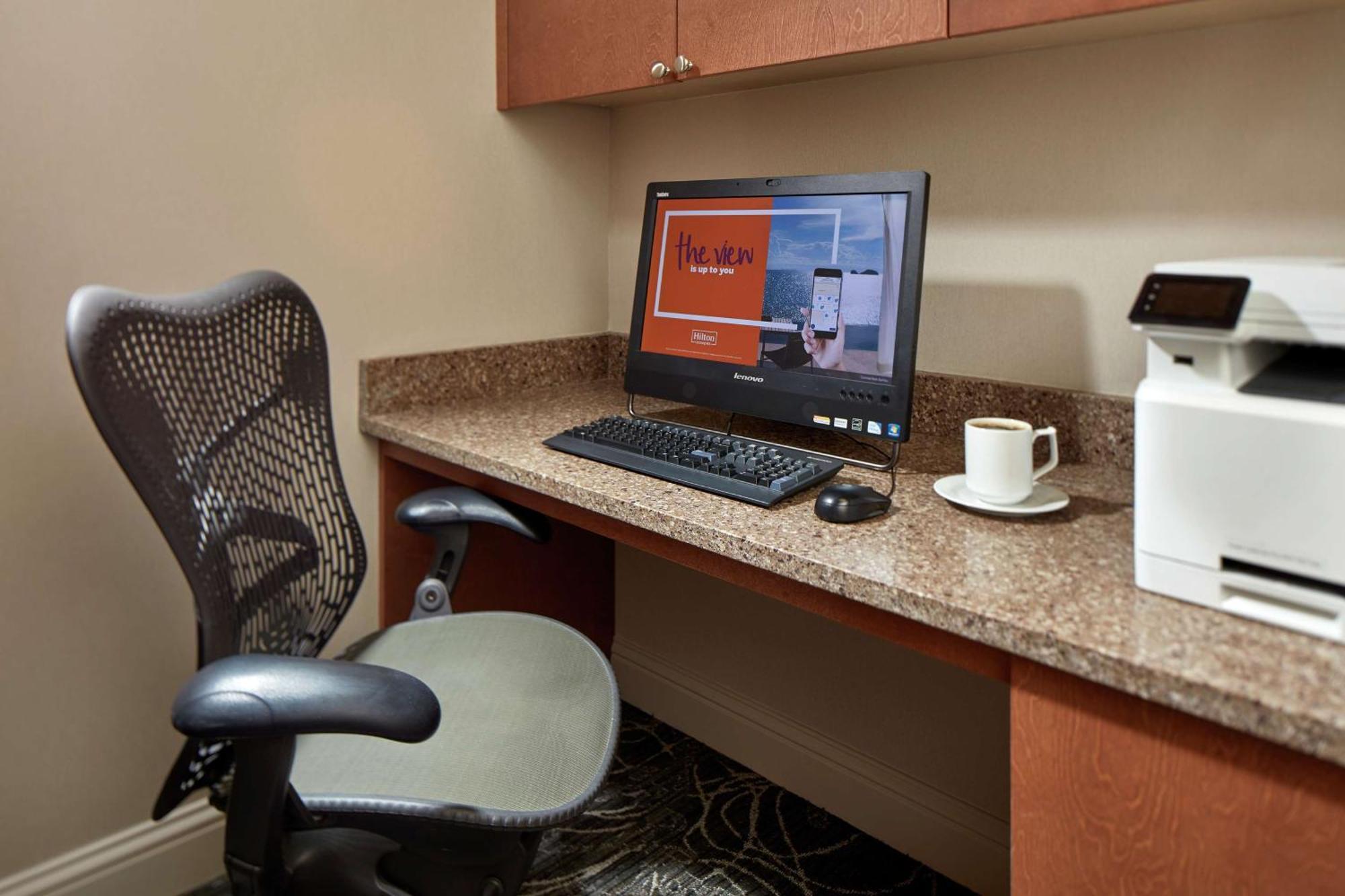 Hilton Garden Inn Portland Lake Oswego Dış mekan fotoğraf