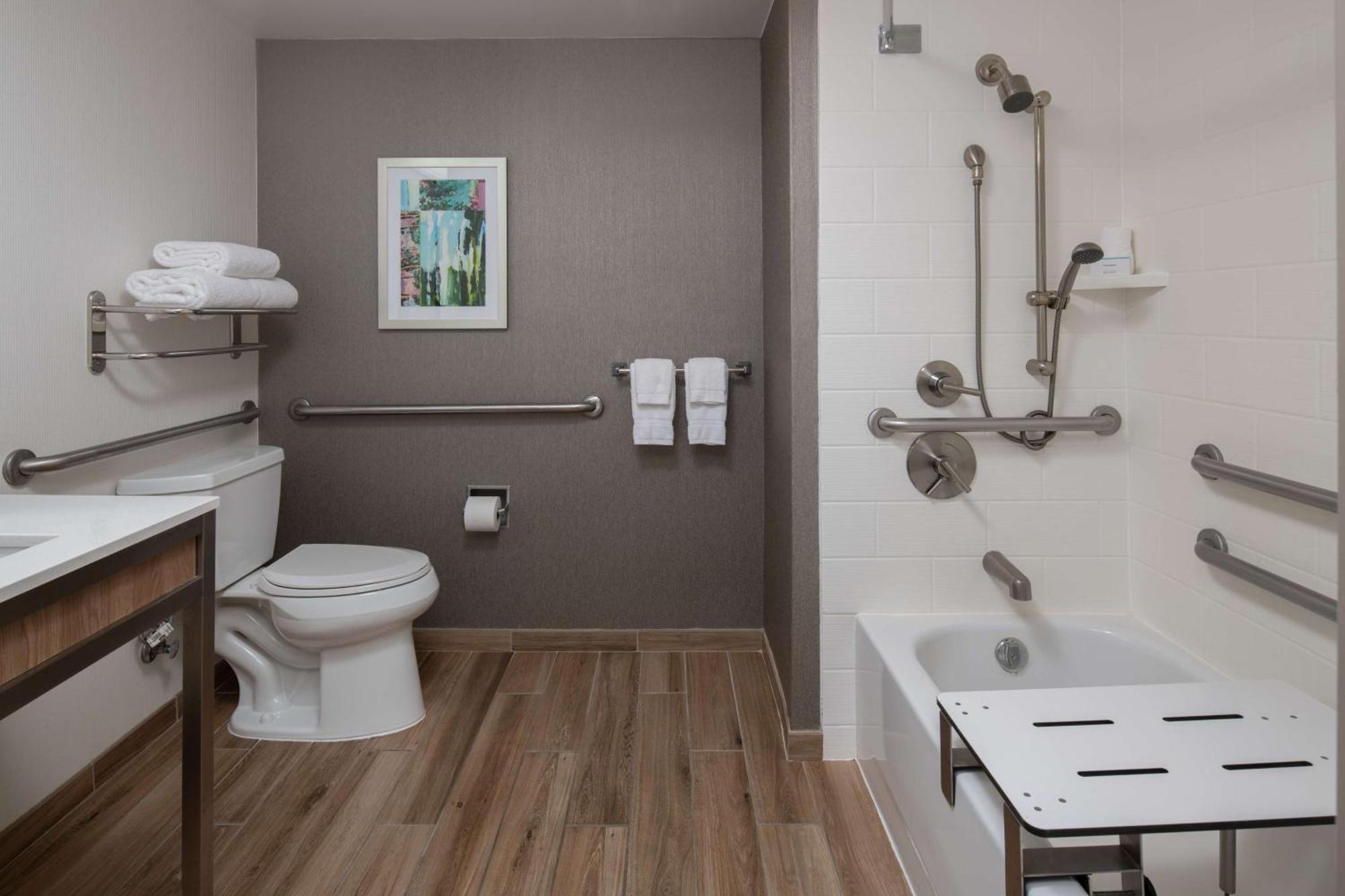 Hilton Garden Inn Portland Lake Oswego Dış mekan fotoğraf
