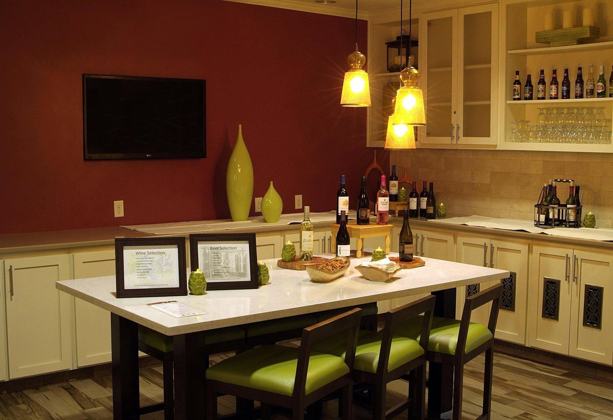 Hilton Garden Inn Portland Lake Oswego Dış mekan fotoğraf